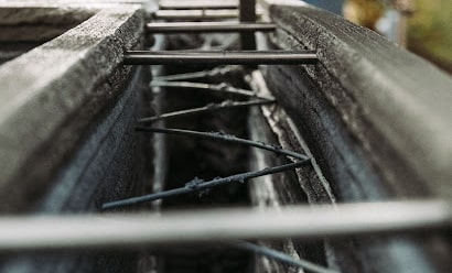 Horizontal rebar in between 2 3D printed walls